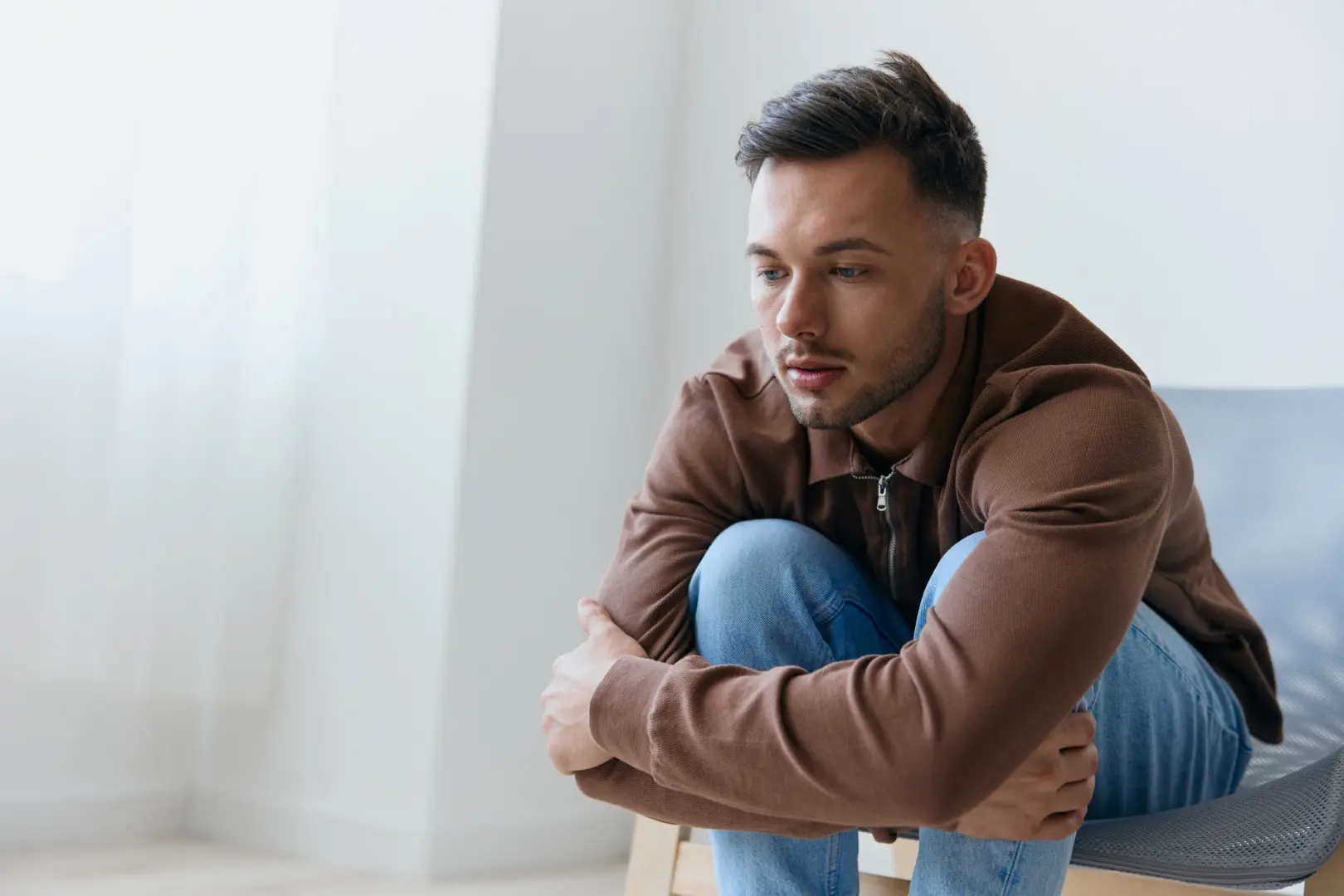 Which men’s alcohol treatment centers in Orange County accept insurance and provide outpatient, intensive outpatient, or partial hospitalization programs with specialized care for anxiety or depression